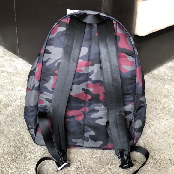 Michael Kors Kent camo backpack - NWT - Picture 2 of 5